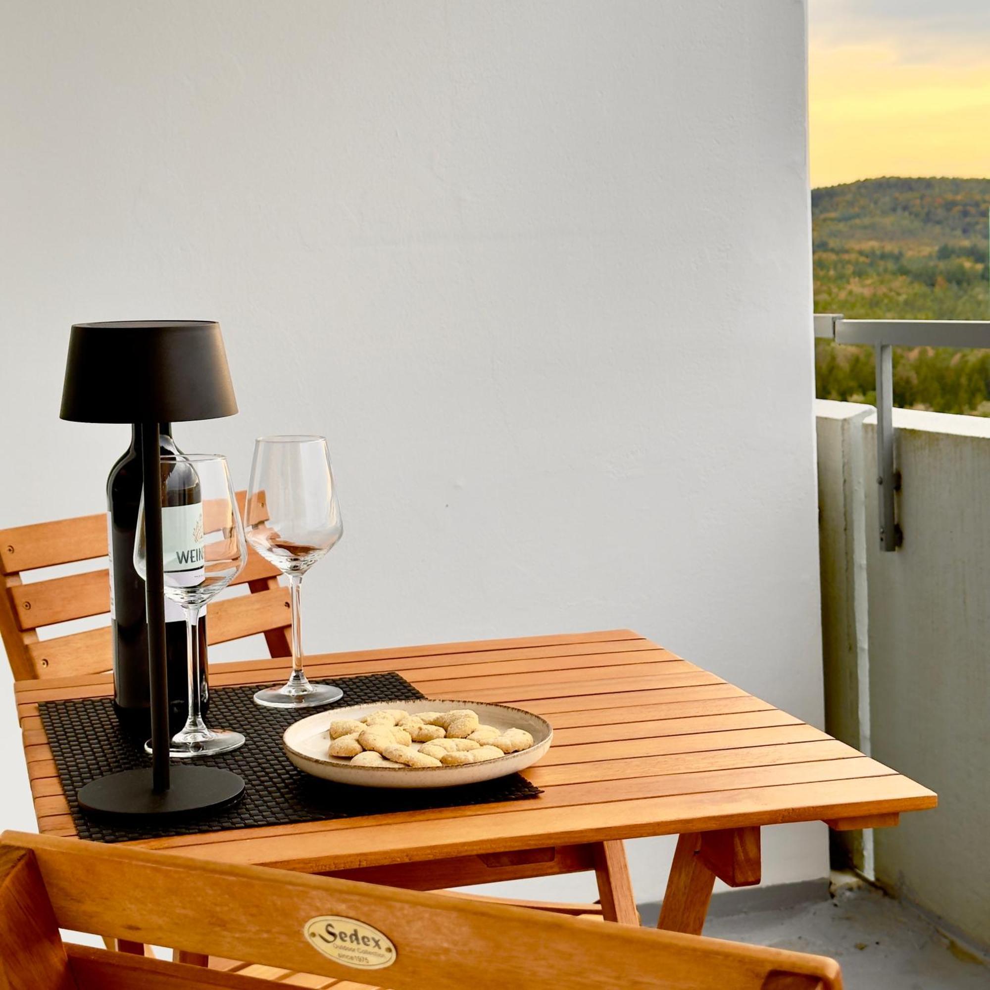 M&D Apartments Naehe Stadion Mit Balkon - Netflix - Kueche - Sunset View Kaiserslautern Exterior photo