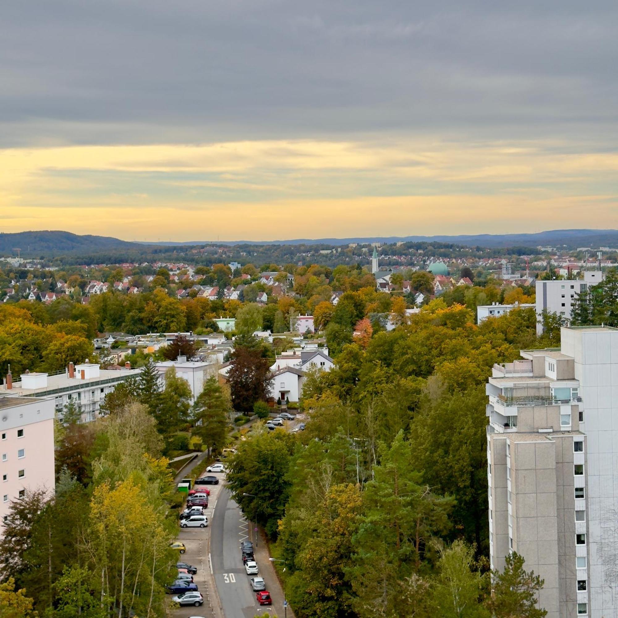 M&D Apartments Naehe Stadion Mit Balkon - Netflix - Kueche - Sunset View Kaiserslautern Exterior photo